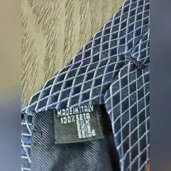 GIORGIO  ARMANI blue classic tie. 100% silk. - Picture 4 of 6